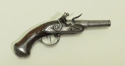 Pistolet de voyage à silex.
Canon rond à...