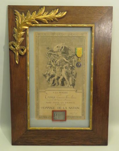Cadre commémoratif du caporal Edouard TROMP...