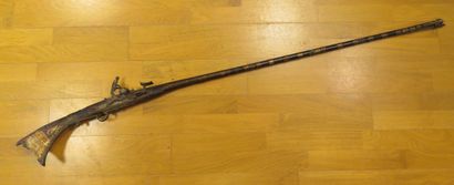 Long fusil à silex Algérien. 
Canon rond...