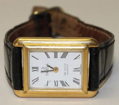 OMEGA
Montre pour dame en plaqué-or et acier...