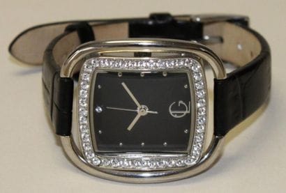 Guy LAROCHE
Montre pour dame en acier à arceaux,...