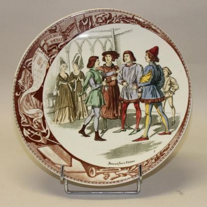 Suite de neuf assiettes en faënce de SARREGUEMINES...