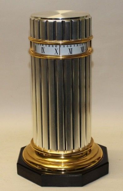 HOUR LAVIGNE Paris. Pendule 
