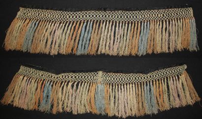 Paire d' éléments en passementerie, en dentelle...