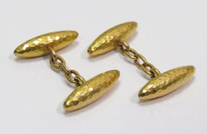 Paire de boutons de manchettes en or jaune...