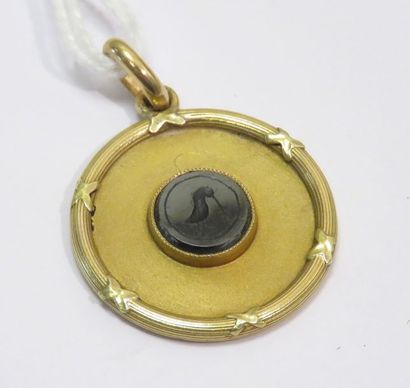 Pendentif circulaire en or jaune, serti au...