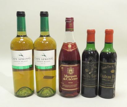 Lot divers de 5 BTLS, comprenant : -Château...
