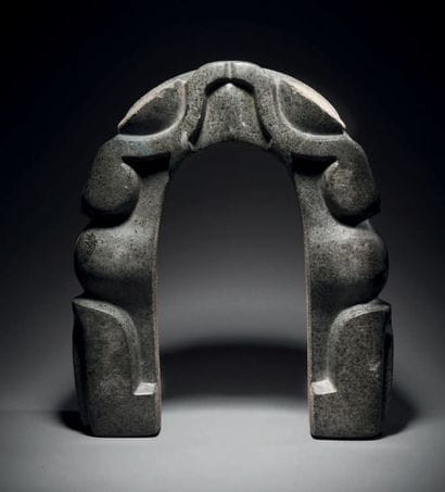 IMPORTANT YOKE, STYLIZED BATRACHIAN CULTURE...