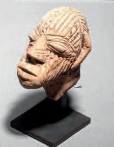 SMALL DJENNÉ HEAD, MALI
Terracotta with light
slip...