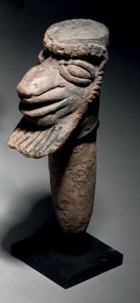 KOMA HEAD, GHANA
Terracotta with grey
slip...