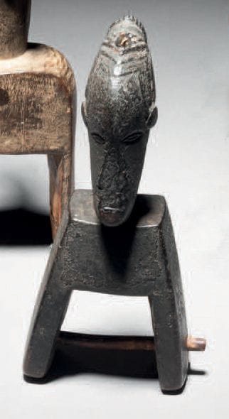 ÉTRIER DE POULIE GOURO,
CÔTE D'IVOIRE
Bois...