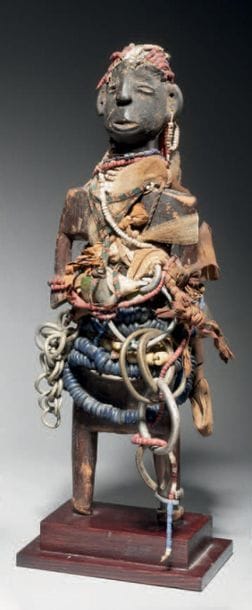 STATUETTE NAMJI (?),
NIGERIA CAMEROUN
Bois...