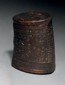 LOT D'UNE BOÎTE ET D'UNE COUPE, INDE
Bois...