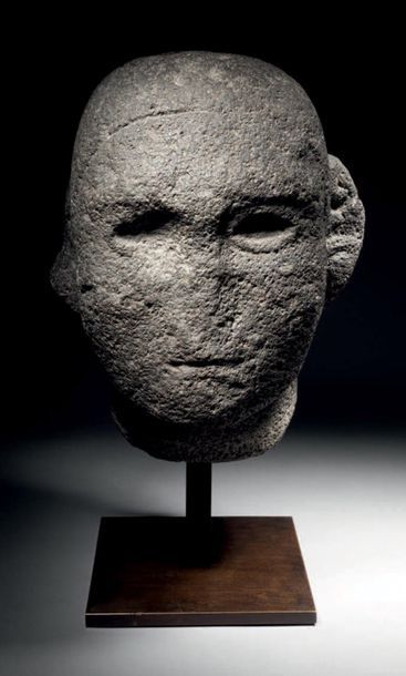 TÊTE ANTHROPOMORPHE
CULTURE AZTÈQUE, VALLÉE...