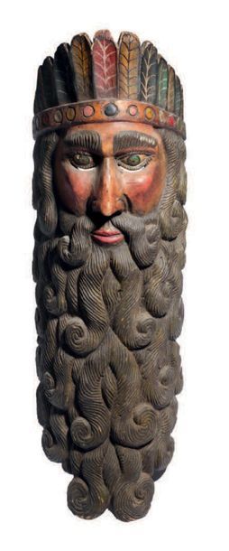 MASQUE D'UN HOMME BARBU COIFFÉ D'UNE PARURE...