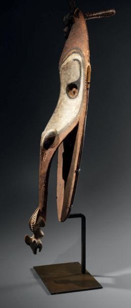 MASK OF THE MEDIUM SEPIK, NEW-GUINEA
Wood,...