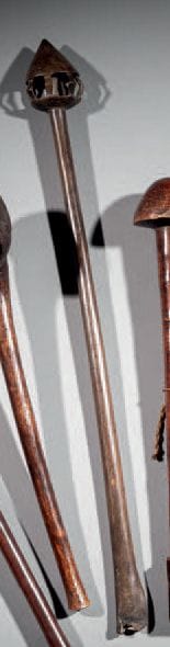 CLUB ARCHIPEL DU VANUATU (?)
Wood with brown...