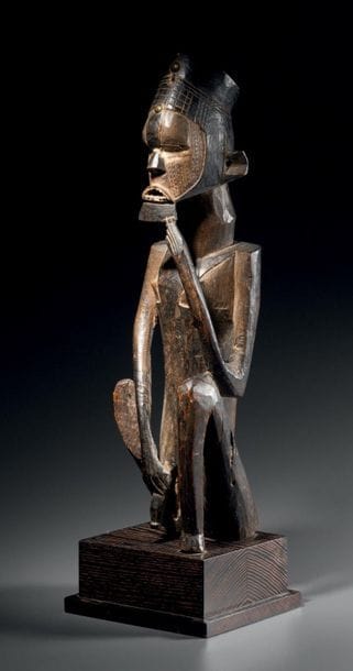 STATUETTE REPRESENTING A HEAD, NTSWO E MPUU,...