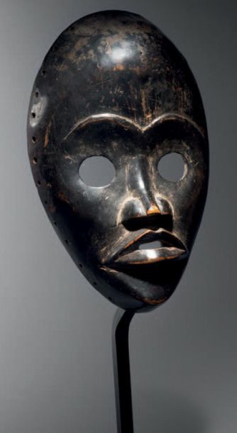 DAN MASK, IVORY SIDE
Wood with brown
patina...
