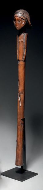 OVIMBUNDU CANE TOP, ANGOLA
Wood with a shiny...