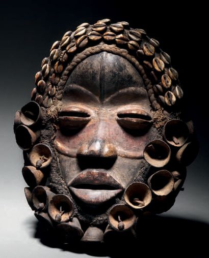 *DAN WOBE MASK, CÔTE D'IVOIRE Hard
wood with...