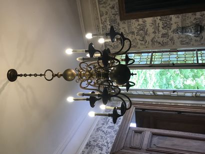 Lustre de type hollandais en bronze à douze...
