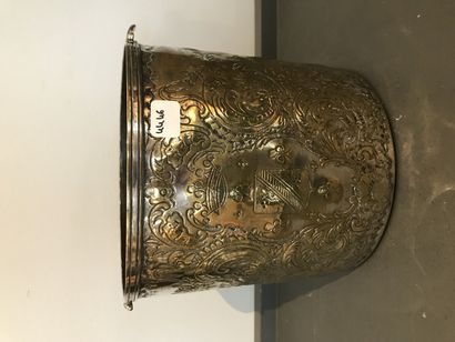 Refresher
In silver-plated metal
Engraved...