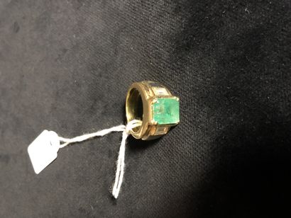 Two-gold signet ring 750°/°°
Set with an...
