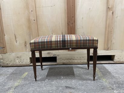 Set of two benches
A small bench in natural...