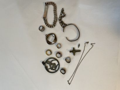 Set in silver 800°/°° and 925°/°° including...