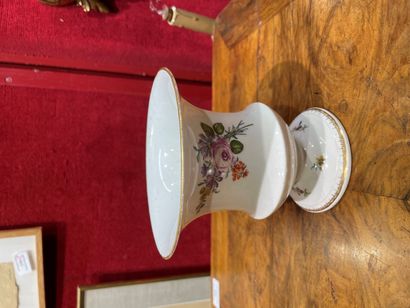 
MEISSEN

Charmant vase balustre

En porcelaine,...