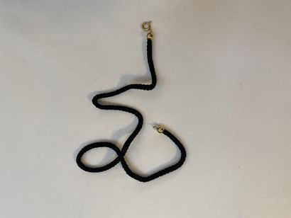 Cord and its clasp in 750% gold
Gross weight:...