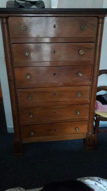 Lingerie chest
Opening in front by six drawers
The...