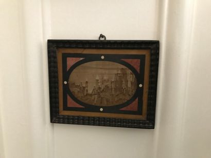 Pair of paésines
In hard stone frames