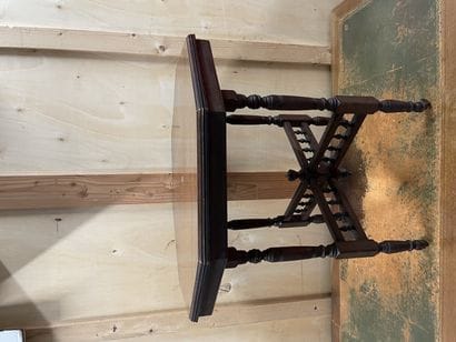 Charming pedestal table
In mahogany and mahogany...