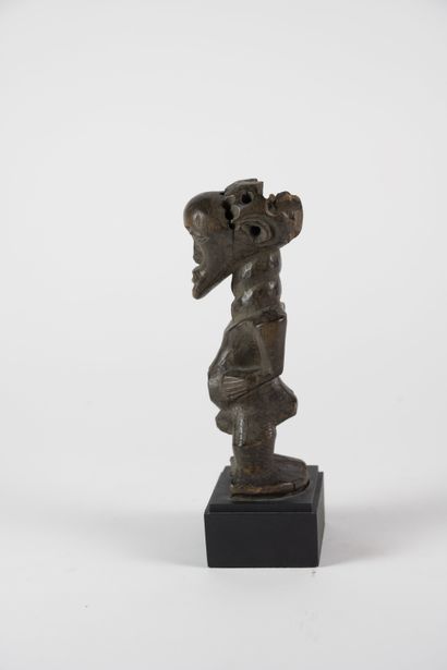 Statuette Songye, RDC
Bois
H. 16,5 cm