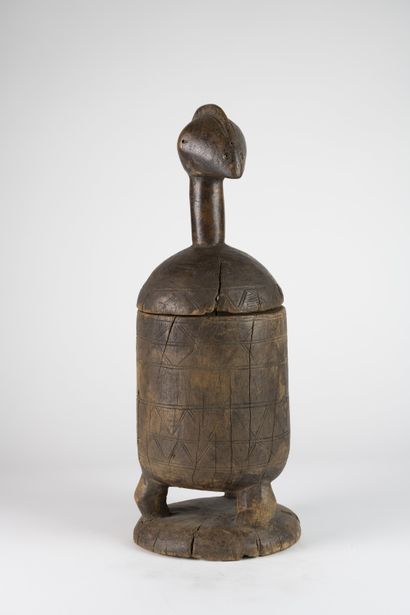 Pot couvert à décor d'un oiseau
Bois 
H....