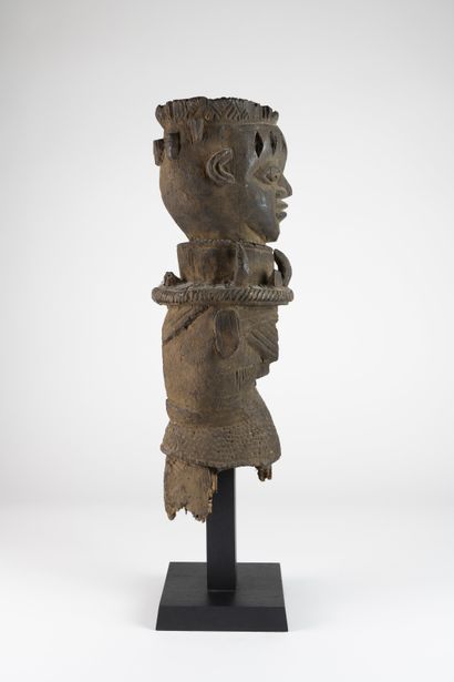 Statuette Yoruba, Bénin
Bois
H. 44 cm