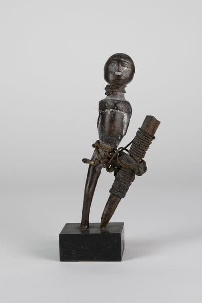 Fétiche Fon, figure masculine debout, Bénin
Bois,...