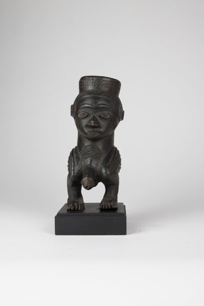 Coupe Kuba janus, RDC
Bois à patine noire
H....