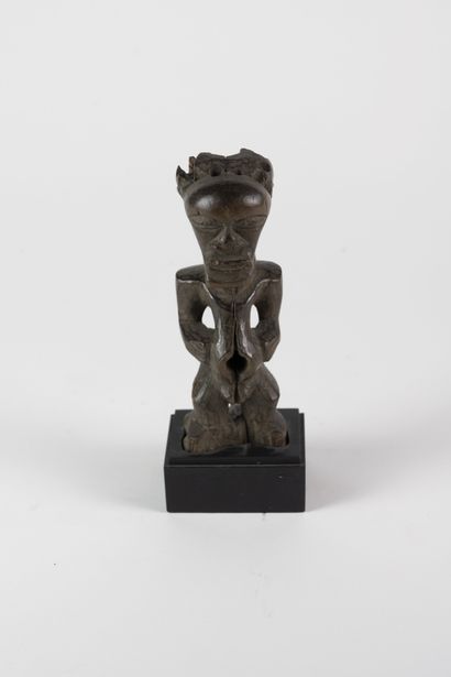 Statuette Songye, RDC
Bois
H. 16,5 cm