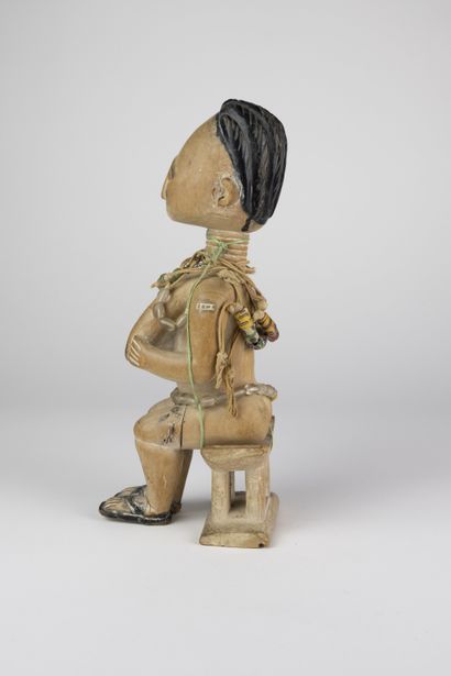 Figure féminine assise, Fanti, Ghana
Bois...