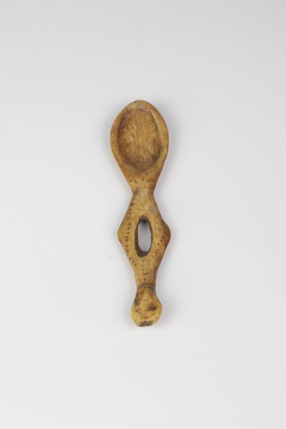 Cuillère Léga, RDC
Os
L.17,5 cm
Manque au...