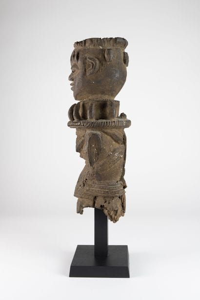 Statuette Yoruba, Bénin
Bois
H. 44 cm