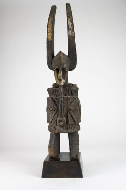 Statue Ikenga Igbo, Nigeria
Bois érodé, traces...