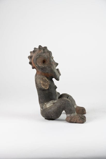 Personnage assis Mambila
Terre cuite polychrome
H....