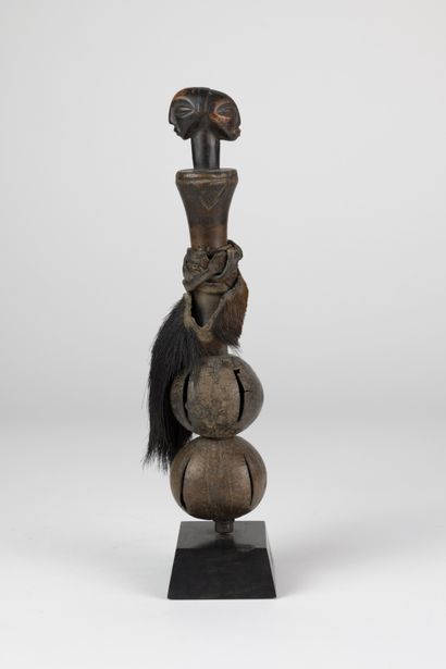 Fétiche Fon, hochet à tête anthropomorphe,...