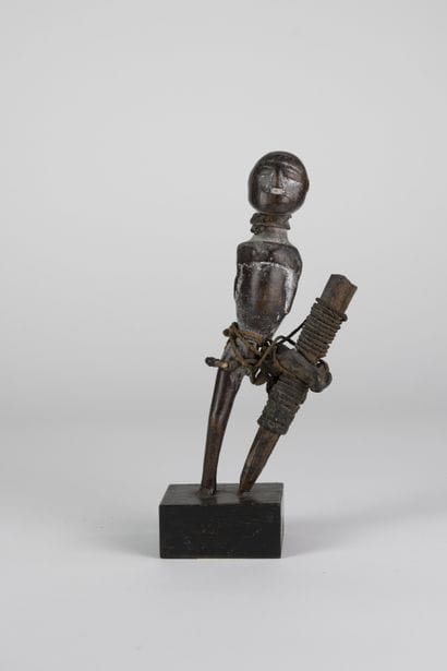 Fétiche Fon, figure masculine debout, Bénin
Bois,...