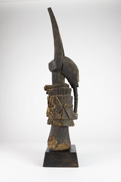 Statue Ikenga Igbo, Nigeria
Bois érodé, traces...