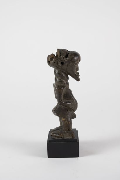 Statuette Songye, RDC
Bois
H. 16,5 cm